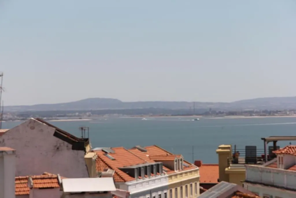 Charming Meio A Lapa III Amazing Terrace View Lisbon