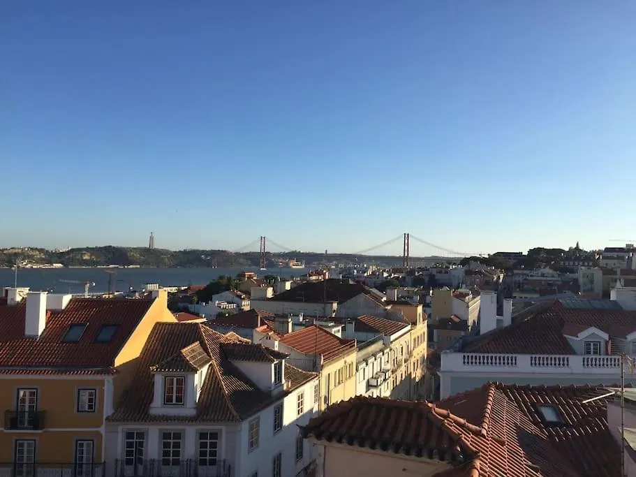 Charming Meio A Lapa III Amazing Terrace View Lisbon